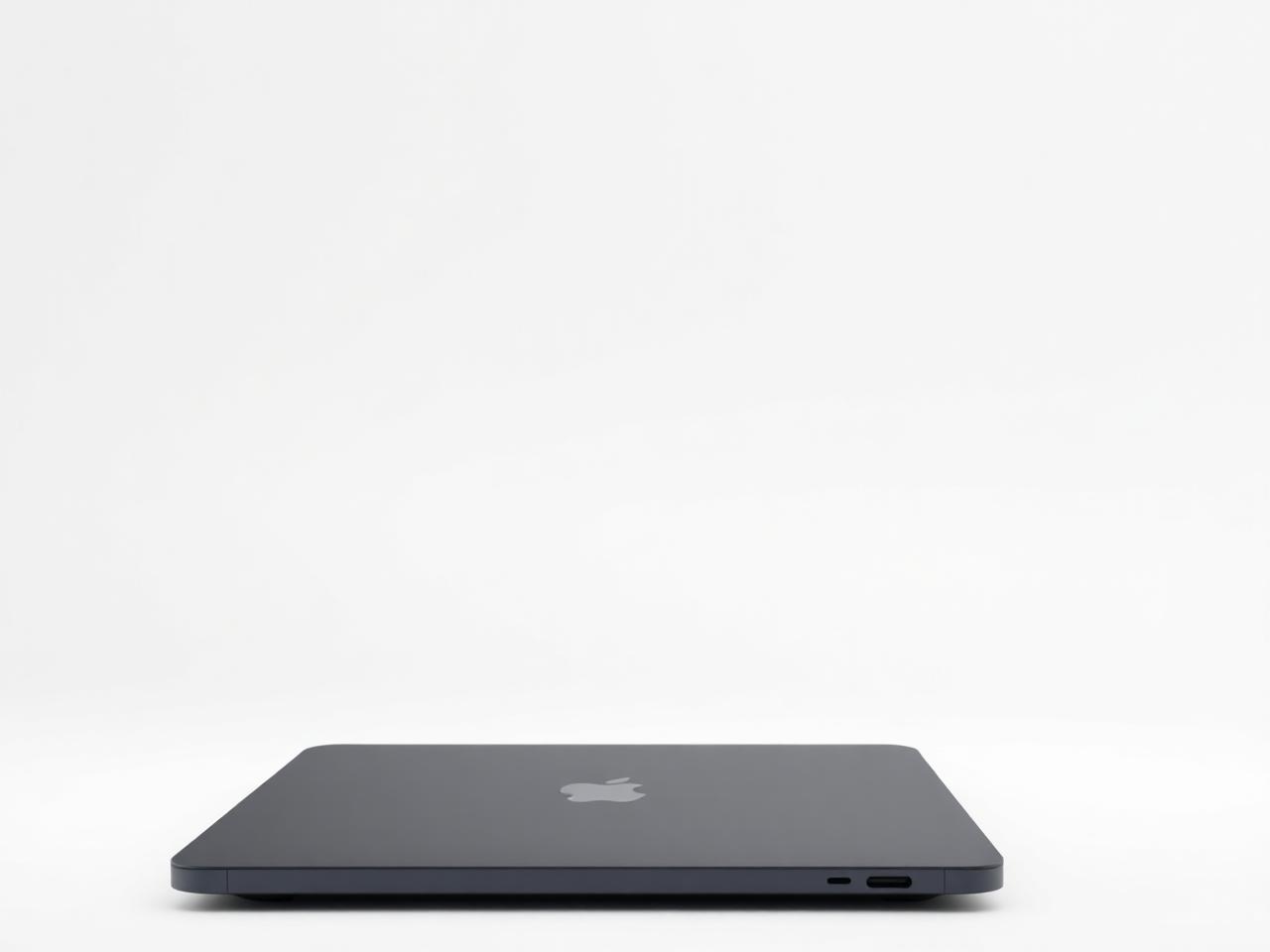 Apple MacBook Air 13" M3 (8GB / 256GB) — Midnight